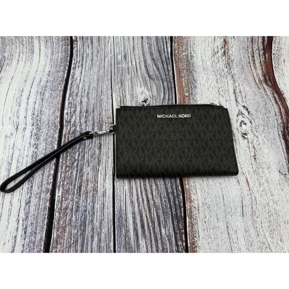 Michael Kors Wristlet Wallet - Picture 1 of 11